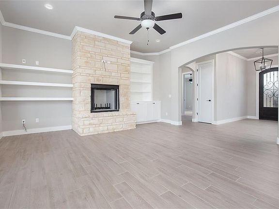 5th image of 5713 Creekmore Dr