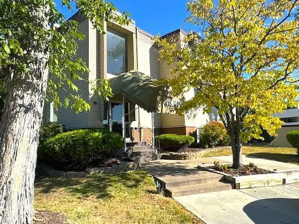 10840 Rockford Rd APT 109, Plymouth, MN 55442