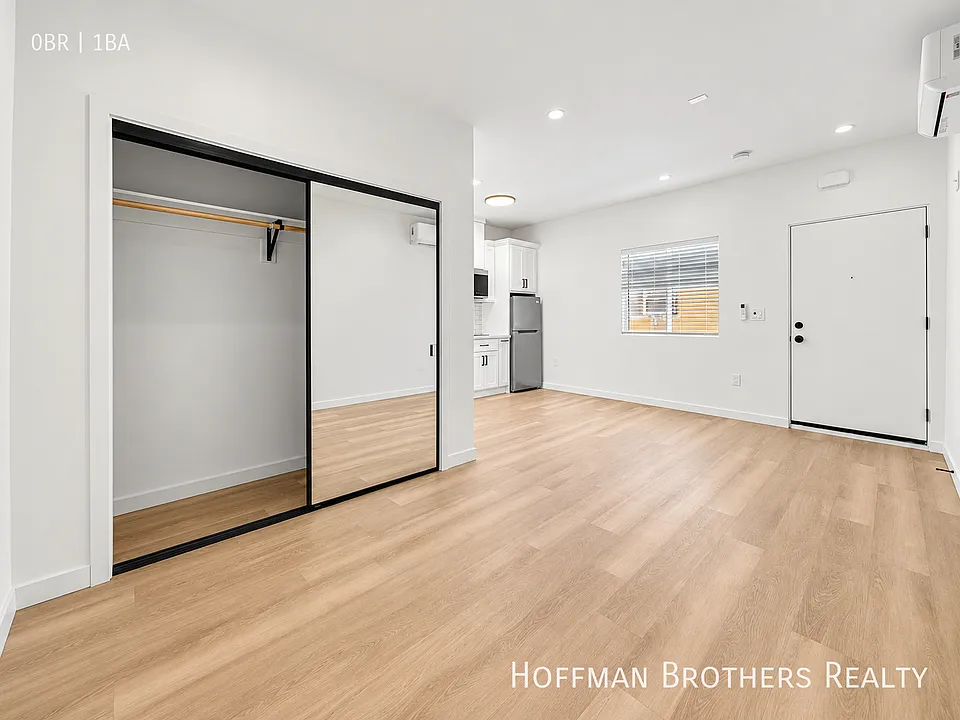 4193 1/8 Leimert Blvd