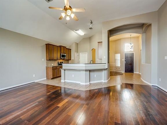 4th image of 6936 Stockton Dr