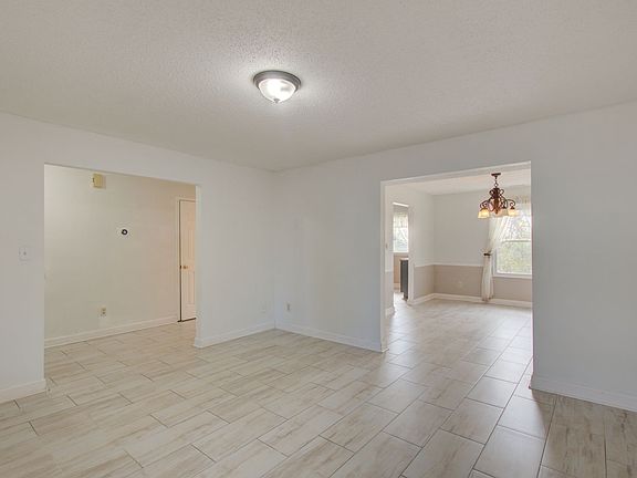 5th image of 3897 Sherman Oaks Ave