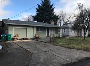 11749 SE Washington St, Portland, OR 97216