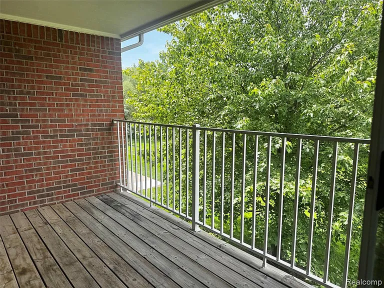 45997 Rhodes Dr — Photo 3