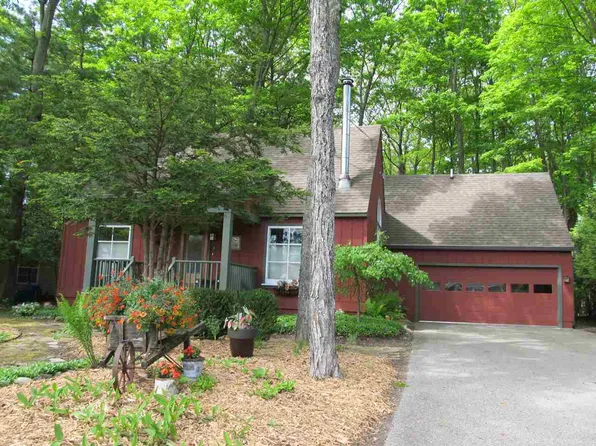 599 Sargent St, Harbor Springs, MI 49740
