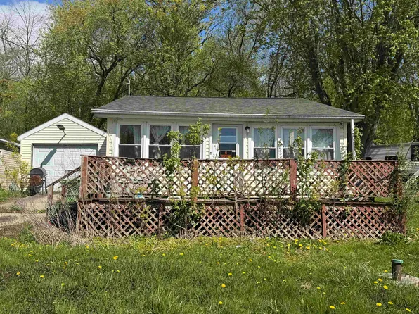 N6396 Fairy Springs Rd, Hilbert, WI 54129