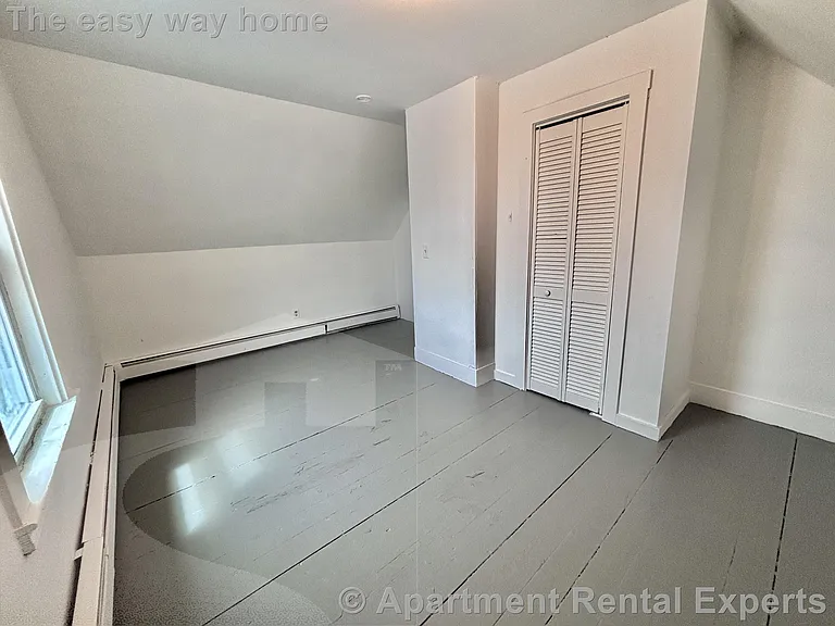 509 Medford St — Photo 7