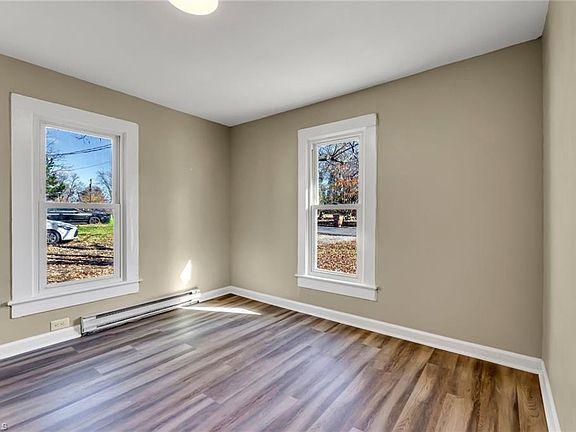 5th image of 1816 Short St