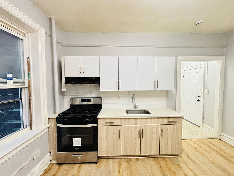 1st image of 319 Summit Ave APT 4