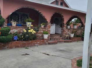 8900-8902 Graham Ave, Los Angeles, CA 90002