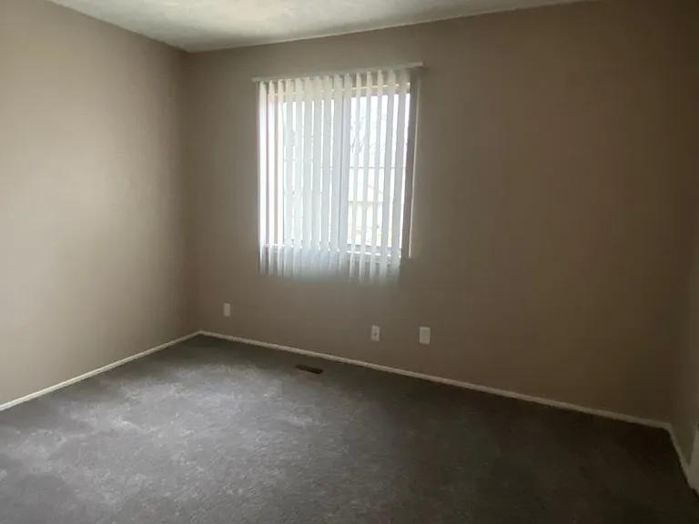 Southdale Square Apartments — Photo 209