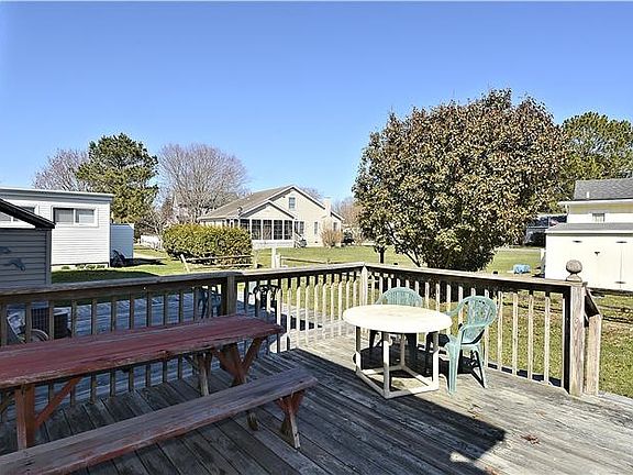 3rd image of 758 Half Moon Dr