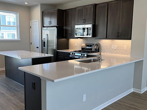 3rd image of 6553 Jody Ave S