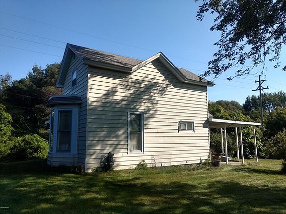 3rd image of 905 S Sherman St