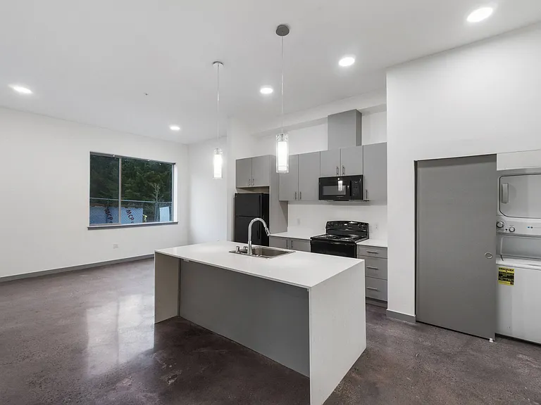 Serenity Apartments — Photo 103