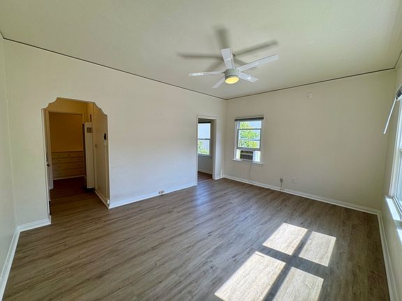 3rd image of 121 N La Peer Dr