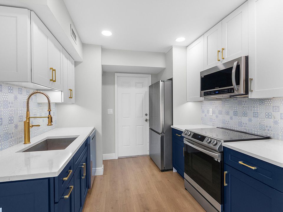 1st image of 3041 E Palm Drive