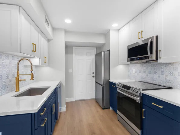 3041 E Palm Drive, Boynton Beach, FL 33435