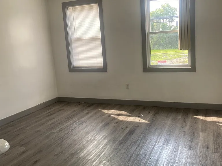158 Summit Ave #1R — Photo 11