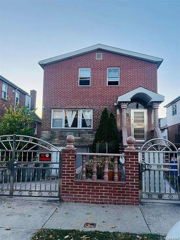 43-44 195th Street photo 1