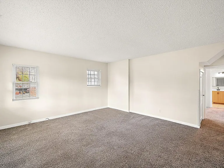 35711 Alfred St — Photo 35