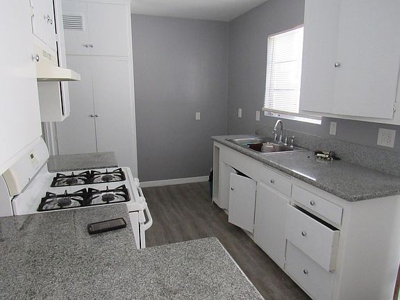 2nd image of 14312 Roscoe Blvd