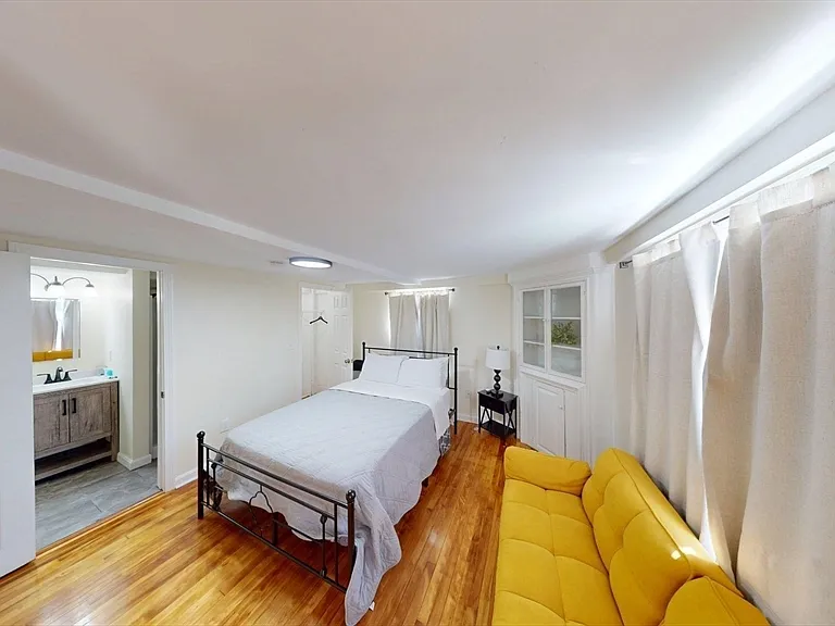266 Webster St — Photo 16