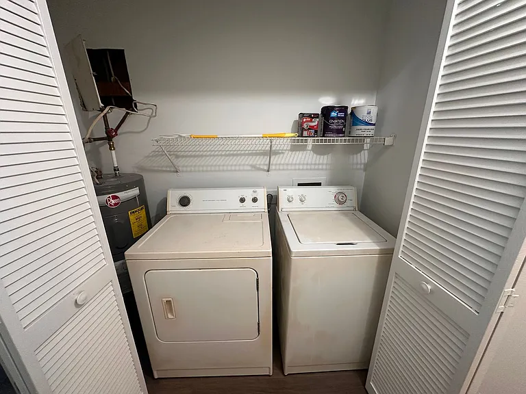 4220 Wilshire Blvd #105-C — Photo 25