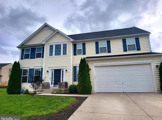 235 Brandenburg Dr, Falling Waters, WV 25419