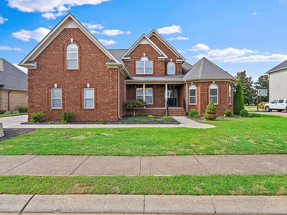 2nd image of 2029 Prestwick Dr