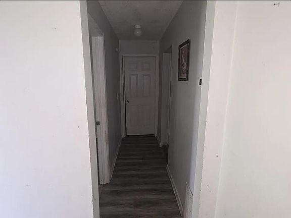 5th image of 400 S Chapman St