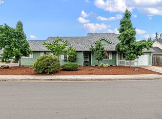 4096 S E St, Springfield, OR 97478
