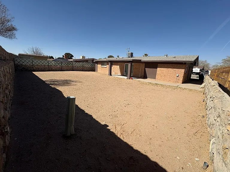 2900 Schooner Dr — Photo 13