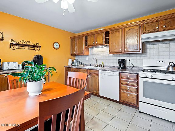 2nd image of 950 Mercer Drive