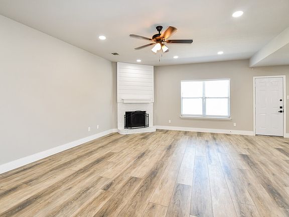 5th image of 1621 Lesli Dr