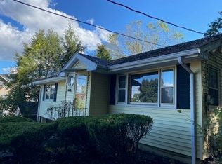 4 Blaine Ave, Holyoke, MA 01040