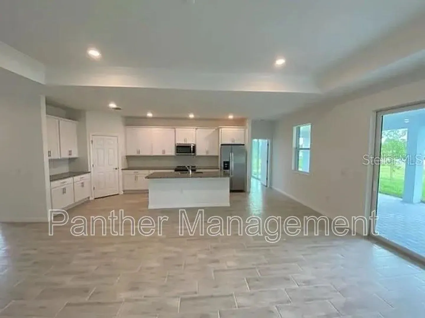 4 bed, 2.0 bath, 1914 sqft, $2,195 — Photo 1