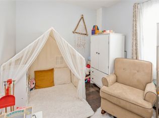 551 6th Ave FLOOR 2, New Hyde Park, NY 11040