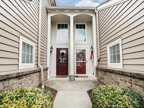 2nd image of 5806 Stonebridge Cir #303