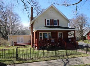 212 W Hurlbut St, Charlevoix, MI 49720