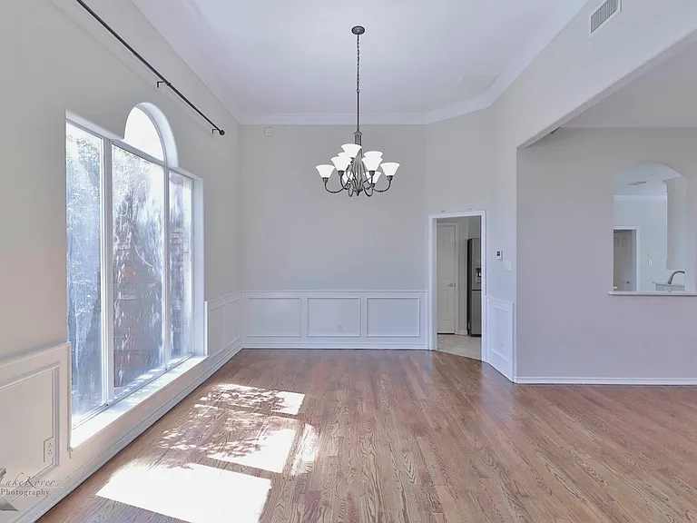 342 Pilgrim Rd — Photo 6
