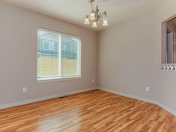 5th image of 4308 NE 58th Cir