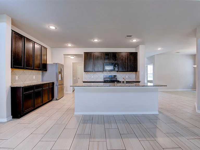4542 Medrano Trl — Photo 12