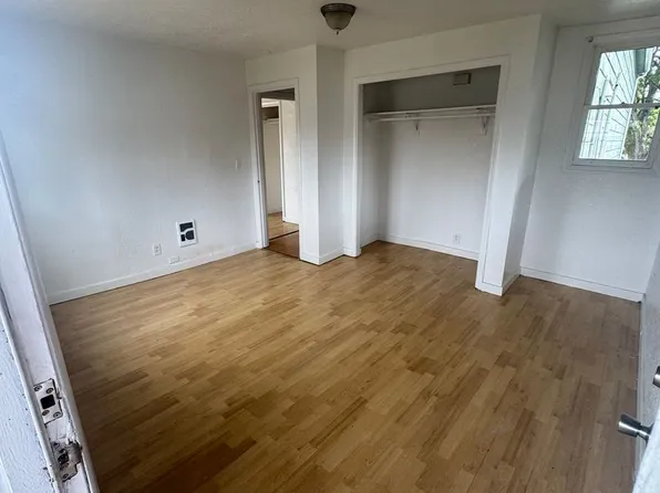 Valentine 712, 712 S Sheridan Ave APT 2, Tacoma, WA 98405