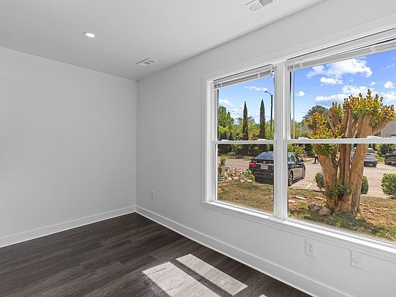 4th image of 8206 Merriweather Cir