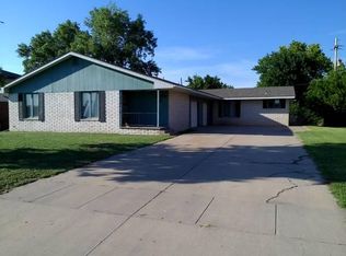 3300 Northwestern Ave #B, Hutchinson, KS 67502