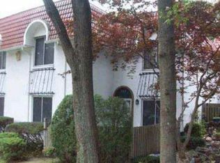 408 Clubhouse Ct, Coram, NY 11727