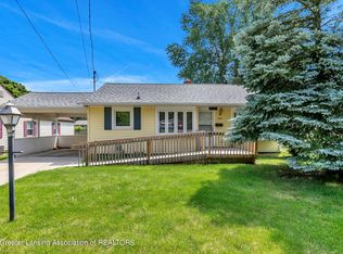 1023 Tulip St, Grand Ledge, MI 48837