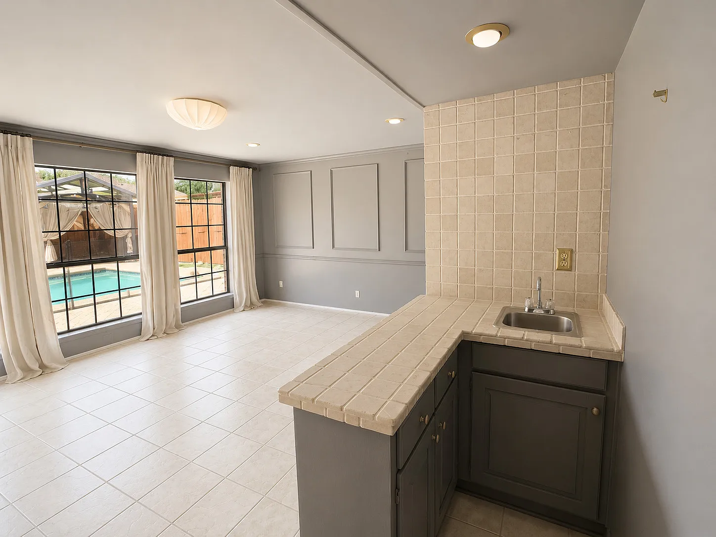 3 bed, 2033 sqft, $3,150 — Photo 3