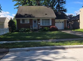 17838 Peters St, Roseville, MI 48066