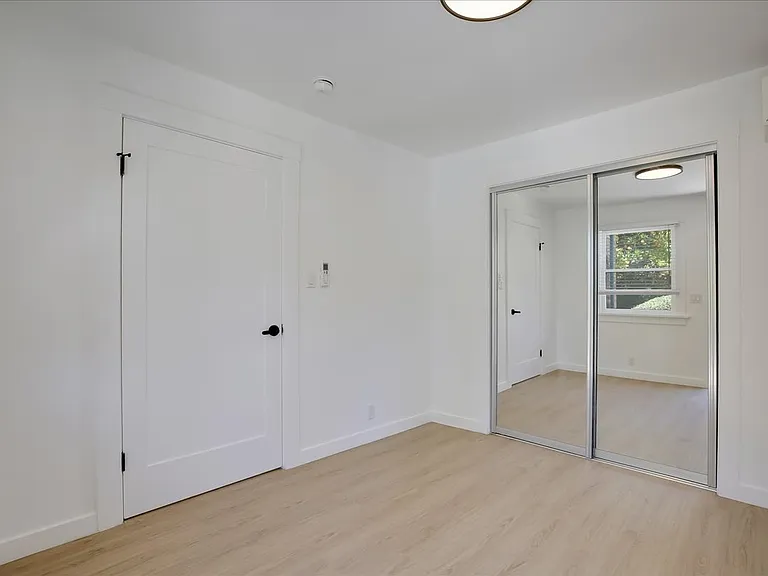 102 S Voluntario St #B — Photo 7